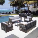 4-teiliges Set UV-beständige Outdoor-Sofagruppe mit taubengrauem Stoffsofa und kakaofarbenem Holztisch, 4-teiliges Set (2 Stühle & 1 3-Personen-Sofa & 1 Couchtisch)