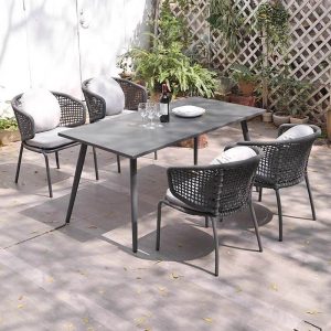 Minimalistischer grauer Aluminium Gartenarmstuhl mit abnehmbarem Kissen, UV-beständig, 1 Stuhl, 24"L x 24"B x 31"H