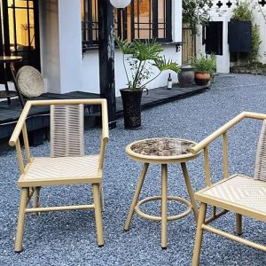 Minimalistischer Garten-Armlehnenstuhl mit Aluminiumrahmen in natürlicher Oberfläche, 1 Stuhl, Walnuss/Gelb