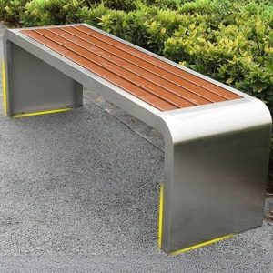 Modische Gartenbank Auburn mit Legierungsrahmen, 79"L x 16"B x 18"H, V-Form
