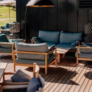 8-teiliges Outdoor-Sofa-Gesprächsset, Flachs & graue Kissen, Kakao & Holz Tisch, braunes Kissen, Loveseat, 8-teiliges Set (2 Stühle & Sofa & 3-Sitzer Sofa & 4 Couchtische)