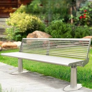 Moderne Edelstahl-Außenbank mit Rückenlehne in Silber, 71"L x 21"B x 31"H