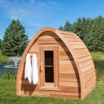 Sonnenbeständiges Holz Kakao wasserdichte traditionelle Dampfsaunen für Innen- und Außenbereich mit Bank für 6 Personen, dreieckig
