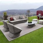 Simplistisches Metallsofa für 3 Personen mit 1 Teil wasserbeständigem Rahmen, grauem Rahmen und Kissen, 3-Sitzer Sofa
