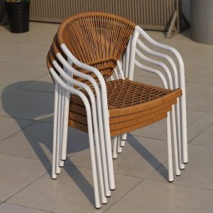 Zeitgenössisches 5-teiliges Set UV-beständige Outdoor-Mehrstuhlsitzgruppe mit 1 Tisch, Stuhl & Metall-Kreidetisch, rund, Tisch & 4 Stühle
