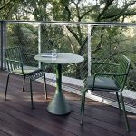 Moderner limettengrüner, UV-beständiger quadratischer Eisengartentisch ohne Stühle, 31,5"L x 31,5"B x 29,1"H