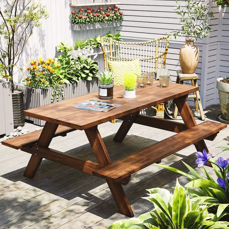 Casual Outdoor Picknicktisch mit natürlicher Holzmaserung, Holzplatte, UV-beständig, rechteckige Form, inklusive Sonnenschirmloch, 59"L x 54"B x 24"H