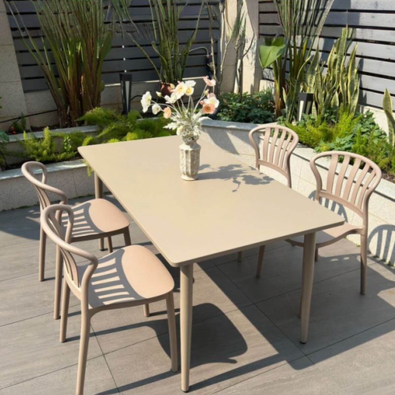 Elfenbein Outdoor-Esstischset, wetterbeständig mit Polymer-Verbundsitz, rechteckiges 5-teiliges Stuhl- und Tischset, 59"L x 31.5"B x 28"H, Tisch & 4 Stühle