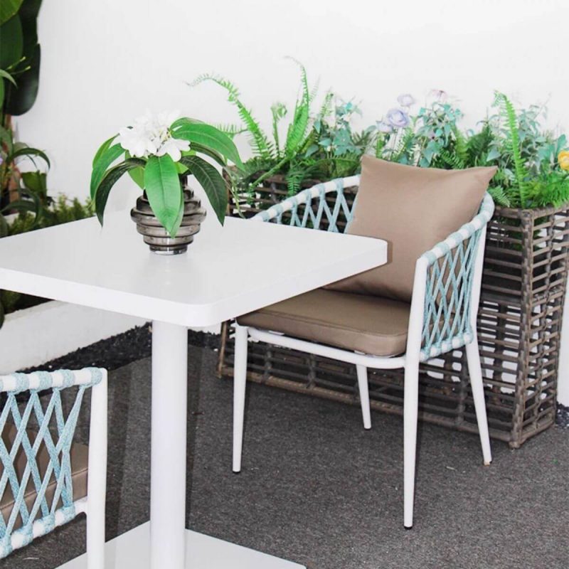 Modisches 5-teiliges wetterfestes Outdoor-Essset mit Kakaotisch und Metallgestell-Stühlen, Champagner, 27.6"L x 27.6"B x 27.6"H, Tisch & 4 Stühle