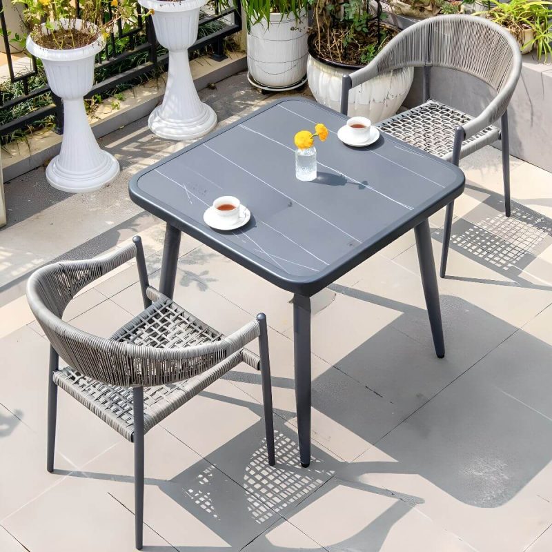 Moderner feuersicherer Ink-Vitreous Outdoor-Esstisch, 3-teiliges Set mit Stuhl und Tisch, 31,5"L x 31,5"B x 29,1"H, Schreibtisch mit 2 Stühlen