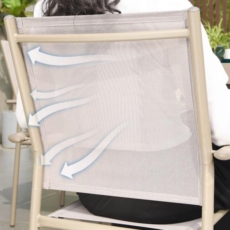 Elfenbein Outdoor-Essgruppe mit wetterbeständigem glasartigem runden Tisch und Stühlen - 5-teilig, 31,5"L x 31,5"B x 28,3"H, Tisch & 4 Stühle