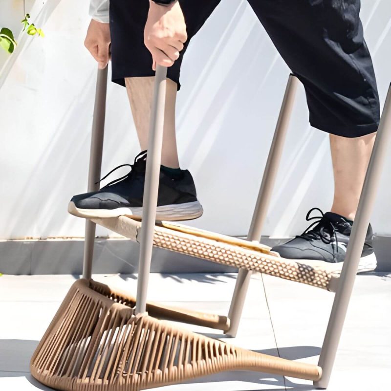 Hellgraues Modernes Outdoor-Esstischset mit wetterfestem Metallrahmen, 5-teiliges Set mit Stuhl & Tisch, 51.2"L x 35.4"B x 29.5"H, Tisch & 4 Stühle