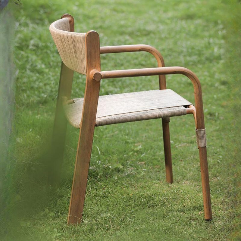 Minimalistischer Aluminium-Außenarmstuhl, stapelbar, Rahmen mit natürlicher Oberfläche, 1 Stuhl, Natur