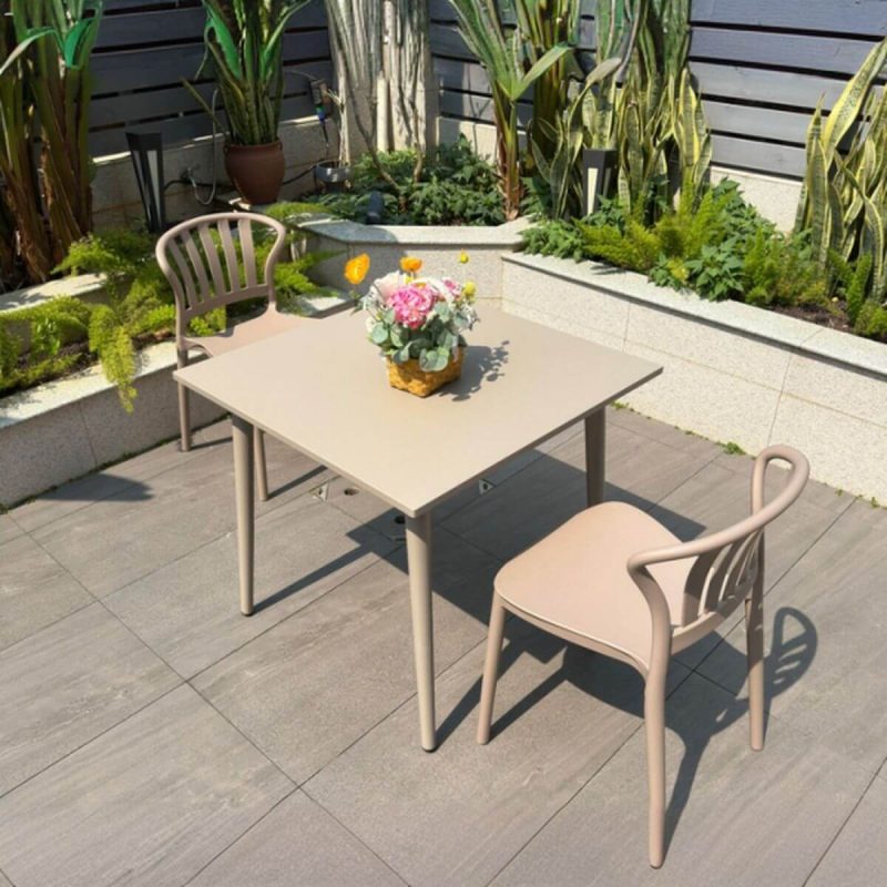 Elfenbein Outdoor-Esstischset, wetterbeständig mit Polymer-Verbundsitz, quadratisches 3-teiliges Set Stuhl und Tisch, 35.4"L x 35.4"B x 28.3"H, Schreibtisch mit 2 Stühlen