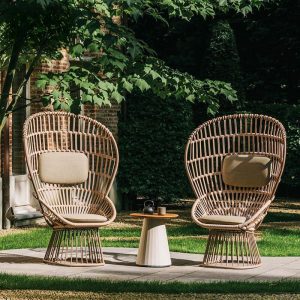 3-teiliges Outdoor-Sofa-Set mit 100% Baumwolle Kakaoupolsterung, Holzplatte, abnehmbaren Kissen, UV-beständig und Stühlen, 3-teiliges Set (2 Stühle & 1 Tisch)