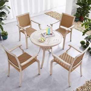 Simplistisch Taubengrau Metall Outdoor Mehrstuhlsitzgruppe, UV-beständig, 5-teilig & 1 Tisch & Holzstuhl, 27.6"L x 27.6"B x 28.7"H, Tisch & 4 Stühle