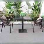 Einfaches 3-teiliges wetterfestes Patio-Essset mit Auburn-Tisch und Legierungsgestell-Stühlen, Champagner, 27.6"L x 27.6"B x 27.6"H, Schreibtisch mit 2 Stühlen