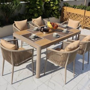 Modische Aluminium Gartenarmstühle mit Sandfarbe Rücken und Kissen, Set aus 4 Stühlen, Grau