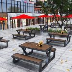 Patio-Esstisch mit Legierungsrahmen, rechteckiger Kakaoplatte im Art-Deco-Stil, Schwarz, 63"L x 67"B x 30"H