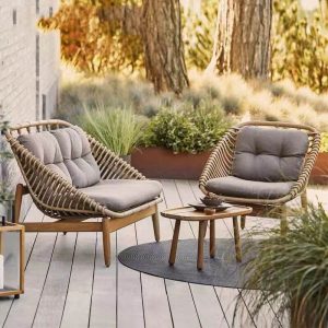 Einfaches Teak-Sofa für 1 Person mit 1-teiligem UV-beständigem Rahmen, braunem Rahmen und Kissen, 1-Sitzer Sofa