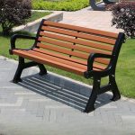 Art Deco Auburn hergestellte Holz-Patio-Bank mit gebogener Armlehne und Rücken, 59"L x 21"B x 28"H