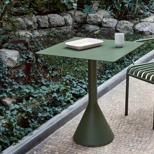 Grüner Metall-Bar-Tisch Industrie wasserbeständiger Tisch für draußen - 23,6"L x 23,6"B x 41,3"H Nur Tisch