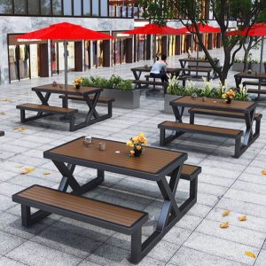 Outdoor-Picknicktisch mit Kakaoeisenrahmen im Art-Deco-Stil, Schwarz, 47"L x 63"B x 30"H