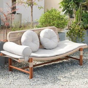 Wasserbeständiger Stoff gepolsterter Zweisitzersofa mit Kakaorattan-Rahmen, Liegesofa, abnehmbarem Kissen und grauem Kissen, Liegesofa