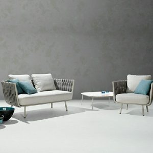 Hellgraue Legierungssofa für 3 Personen mit UV-beständigem Rahmen, Kissen, trendigem Stil und Polster, 3-Sitzer Sofa
