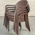 Klares Outdoor-Esstischset mit quadratischer Glastafel, sonnengeschütztem Stuhl, 5-teilig, 31.5"L x 31.5"B x 28.3"H, Tisch & 4 Stühle