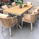 Gepolstertes modernes Outdoor-Esstischset - 7-teiliges Set, wetterfestes Karamell mit Stuhl und Tisch, 70,9"L x 35,4"B x 29,5"H, Tisch & 6 Stühle