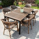 Metallrahmen 5-teiliges Outdoor-Essset für 4, butterfarbener rechteckiger Tisch, rostbeständig, 59"L x 35"B x 29"H, Tisch & 4 Stühle