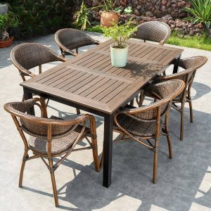 Metallrahmen 5-teiliges Outdoor-Essset für 4, butterfarbener rechteckiger Tisch, rostbeständig, 59"L x 35"B x 29"H, Tisch & 4 Stühle