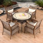Tropical Patio Armlehnenstühle aus Aluminium, hellgraue Polsterung, feuchtigkeitsbeständig, 2 Stühle mit Kissen, 2-teiliges Set, 23"L x 25"B x 34"H