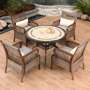 Tropical Patio Armlehnenstühle aus Aluminium, hellgraue Polsterung, feuchtigkeitsbeständig, 2 Stühle mit Kissen, 2-teiliges Set, 23"L x 25"B x 34"H