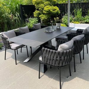 Art Deco Aluminium Metall Outdoor Armlehnensessel mit weißem Kissen, 1 Stuhl, Dunkelgrau
