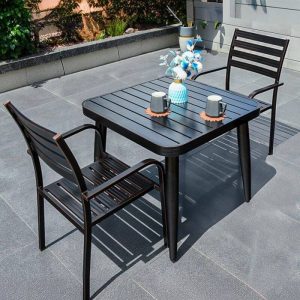 Alloy Outdoor-Esstisch mit Pecan-Tisch und Stuhl, sonnengeschütztes 3-teiliges Set, moderner Stil, 31.5"L x 31.5"B x 28.3"H, Schreibtisch mit 2 Stühlen