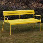 Patio Bank im Art-Deco-Stil in Zinnoberrot, geschwungener Sitz, Eisen, geschwungener Arm, Rücken, feuchtigkeitsbeständig, Rot, 63"L x 22"B x 32"H