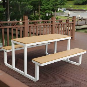 Zeitgenössischer unbehandelter rechteckiger Picknicktisch UV-beständiger Picknicktisch - 47"L x 69"B x 29"H Sonnenschirmloch nicht enthalten Nur Aluminiumtisch