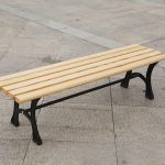 Trendige Outdoor-Bank mit unbehandelter Farb-Engineered-Holz-Sitzfläche, 59"L x 16"B x 16"H