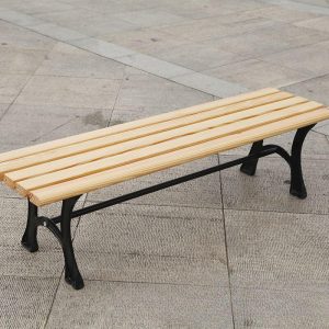 Trendige Outdoor-Bank mit unbehandelter Farb-Engineered-Holz-Sitzfläche, 59"L x 16"B x 16"H
