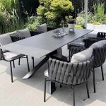 Trendiger Aluminium-Metall-Außenarmstuhl mit Tintenpolsterung, inklusive Kissen, 1 Stuhl, 24"L x 22"B x 31"H