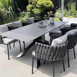 Trendiger Aluminium-Metall-Außenarmstuhl mit Tintenpolsterung, inklusive Kissen, 1 Stuhl, 24"L x 22"B x 31"H