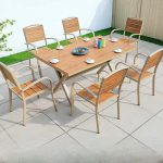 Einfaches Outdoor-Essset mit Tisch in natürlicher Farbe und wetterfestem Legierungsgestell, 7-teiliges Set, 59,1"L x 35,4"B x 29,1"H, Tisch & 6 Stühle