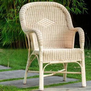 Trendiger Rattan-Patio-Armlehnstuhl in natürlicher Ausführung - 1 Stuhl, 27"L x 17"B x 41"H