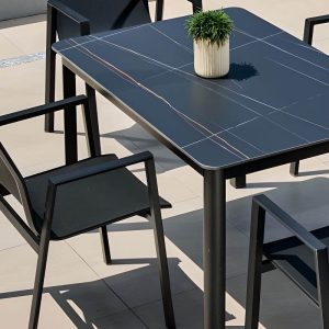 Wetterfestes Mesh-Gartenset, 5-teilig, Tinte Tisch und Stühle, minimalistischer Stil, 47"L x 28"B x 28"H, Tisch & 4 Stühle