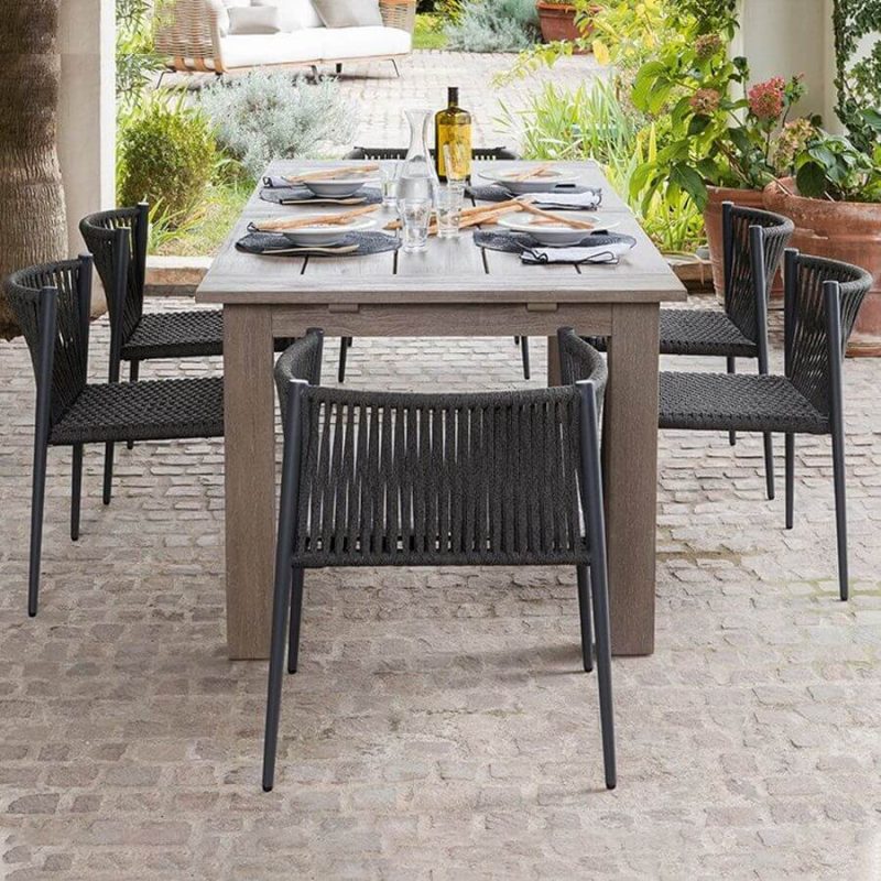 Weißer, gepolsterter Aluminium Metall simplistischer Patio Armlehnenstuhl für 1 Person, 22"L x 24"B x 31"H