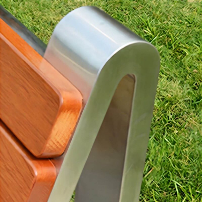 Edelstahl-Metallparkbank mit brauner Holzsitzfläche und Rückenlehne - Braun
