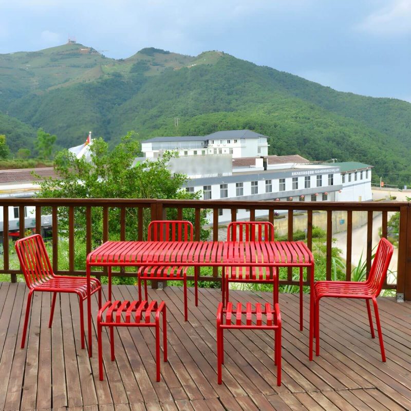 Moderner rechteckiger integrierter WeCourtyard Tisch Eisentisch für draußen - Nur Tisch 63"L x 31,5"B x 29,5"H Rot
