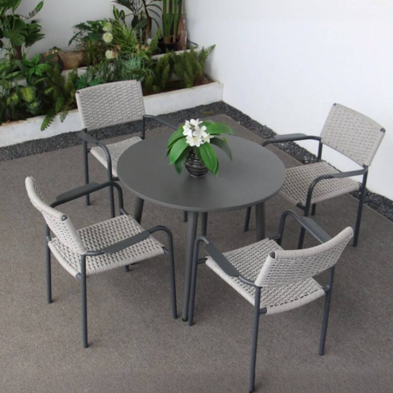 Befestigtes rundes Outdoor-Esszimmerset, wetterbeständige Tinte 5-teilig mit Stuhl und Tisch, 31,5"L x 31,5"B x 28,3"H, Tisch & 4 Stühle